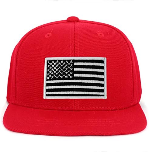 Armycrew Младежки Детски Размер на Черно-Бялата бейзболна шапка с Нашивкой под формата на Американски Флаг с Плосък Клюн