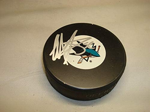 Мат Ъруин подписа хокей шайба Сан Хосе Шаркс с автограф 1А - Autograph NHL Pucks